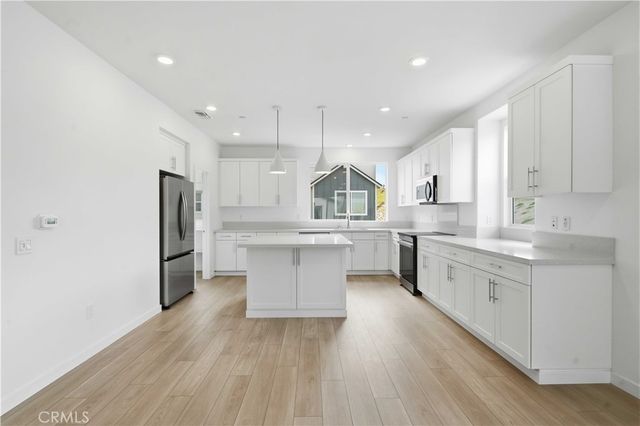 27305 Bear Creek Lane, Valencia, CA 91381