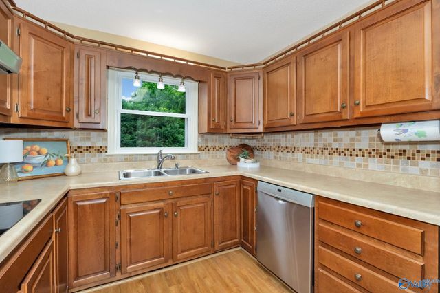 2010 Brandy Circle NE, Huntsville, AL 35811