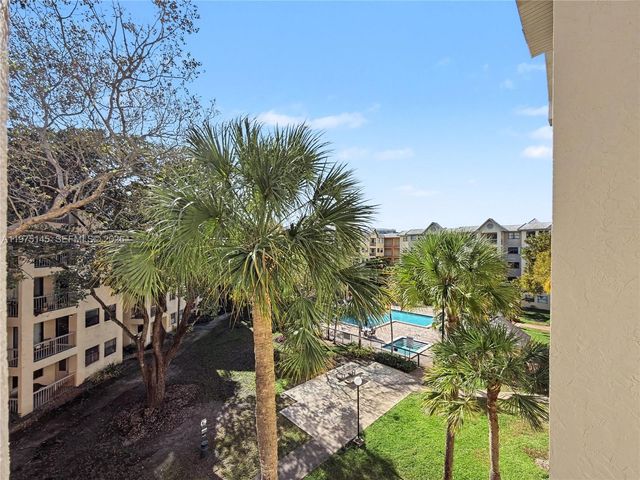 8120 Geneva Ct 453, Doral, FL 33166