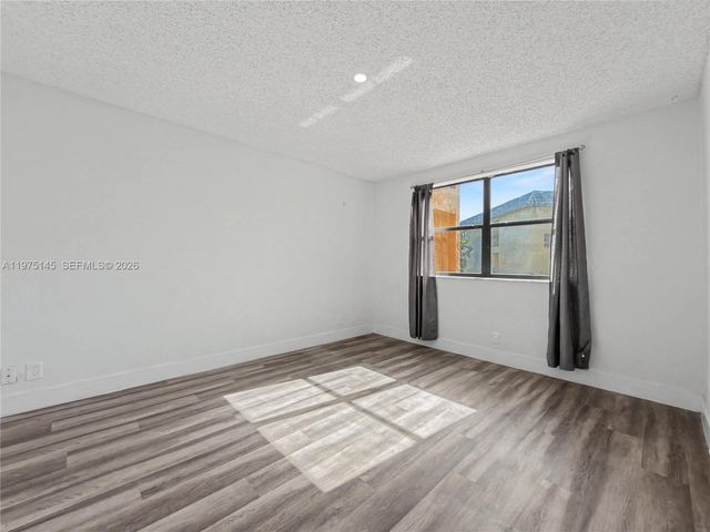 8120 Geneva Ct 453, Doral, FL 33166