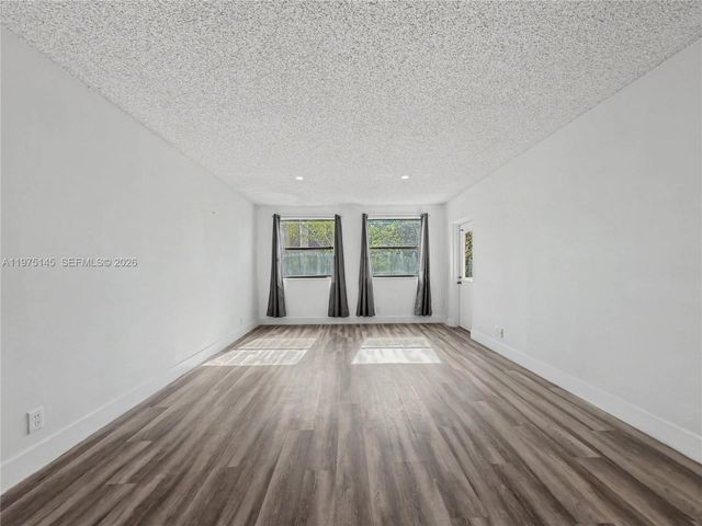 8120 Geneva Ct 453, Doral, FL 33166