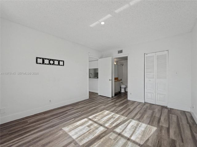 8120 Geneva Ct 453, Doral, FL 33166