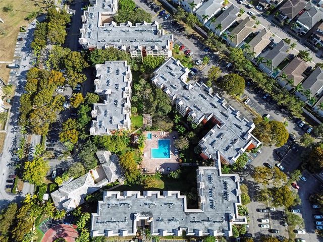 8120 Geneva Ct 453, Doral, FL 33166