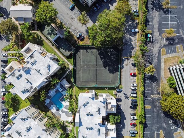 8120 Geneva Ct 453, Doral, FL 33166