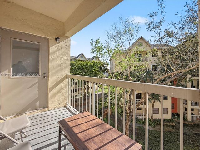 8120 Geneva Ct 453, Doral, FL 33166