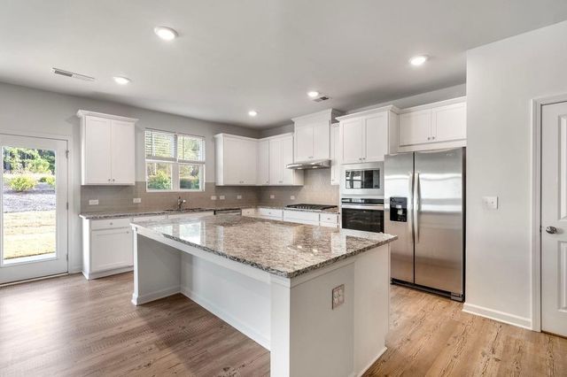 420 Point Place Drive, Loganville, GA 30052