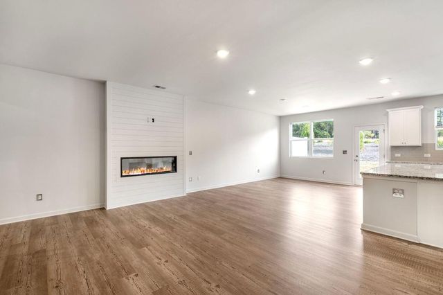 420 Point Place Drive, Loganville, GA 30052