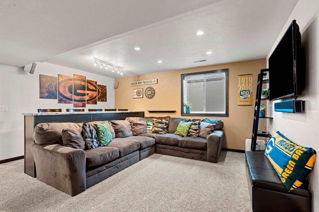 N9027 LILAC ROAD, Menasha, WI 54952