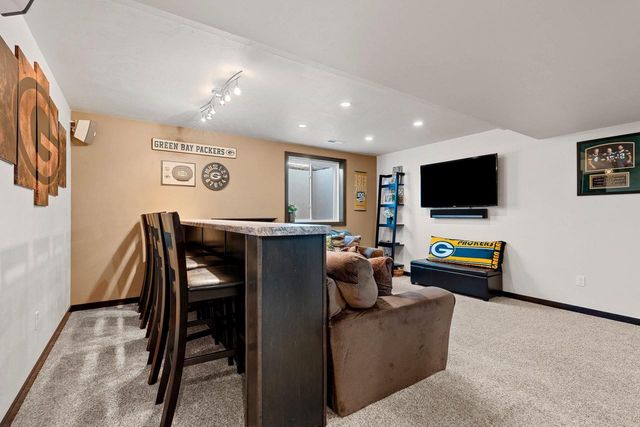 N9027 LILAC ROAD, Menasha, WI 54952