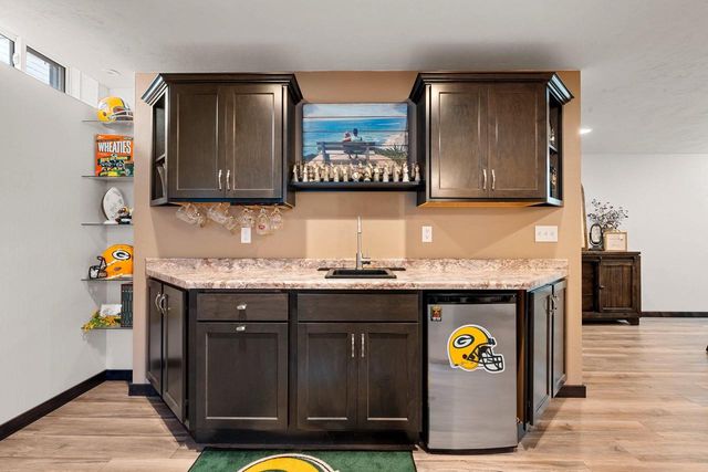 N9027 LILAC ROAD, Menasha, WI 54952