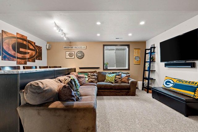 N9027 LILAC ROAD, Menasha, WI 54952