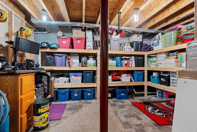 N9027 LILAC ROAD, Menasha, WI 54952