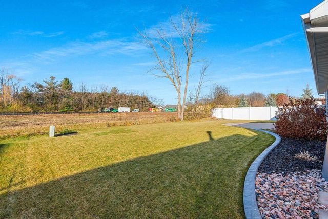 N9027 LILAC ROAD, Menasha, WI 54952