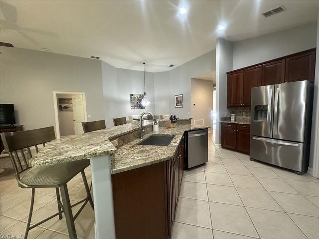 2004 Tarpon Bay DR N 201, Naples, FL 34119