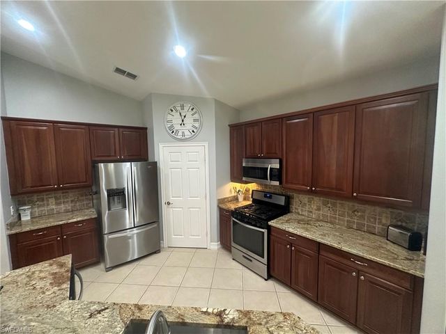 2004 Tarpon Bay DR N 201, Naples, FL 34119