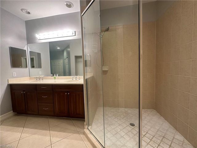 2004 Tarpon Bay DR N 201, Naples, FL 34119