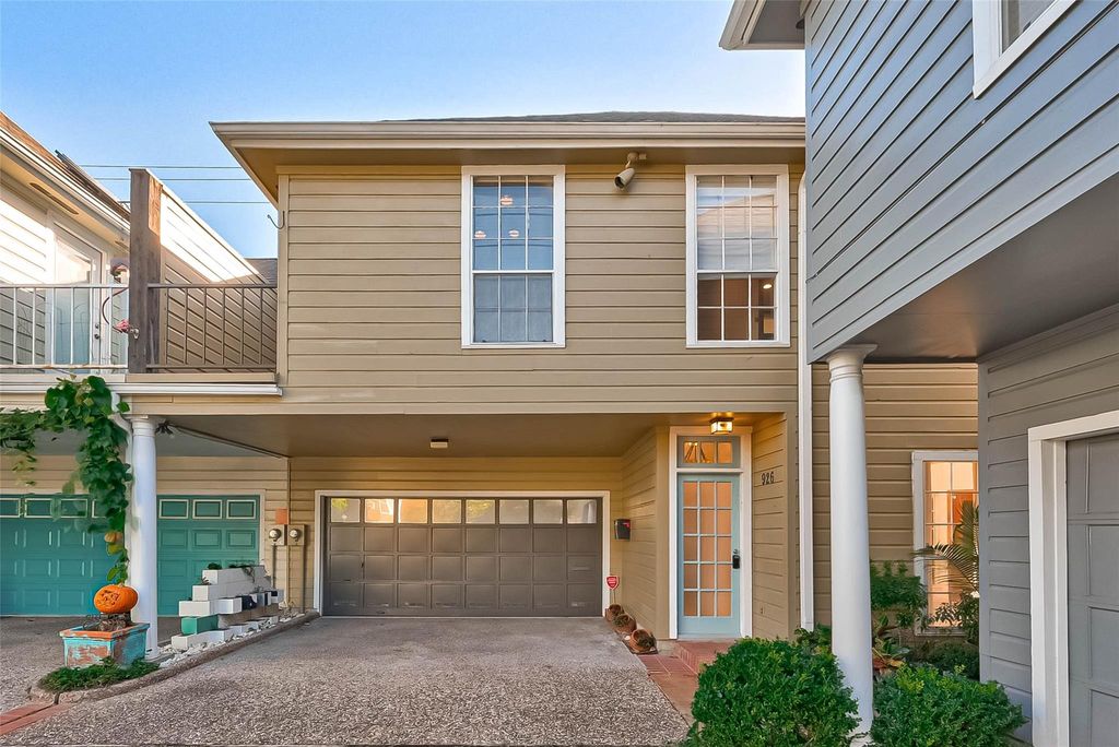 926 Heights Boulevard, Houston, TX 77008