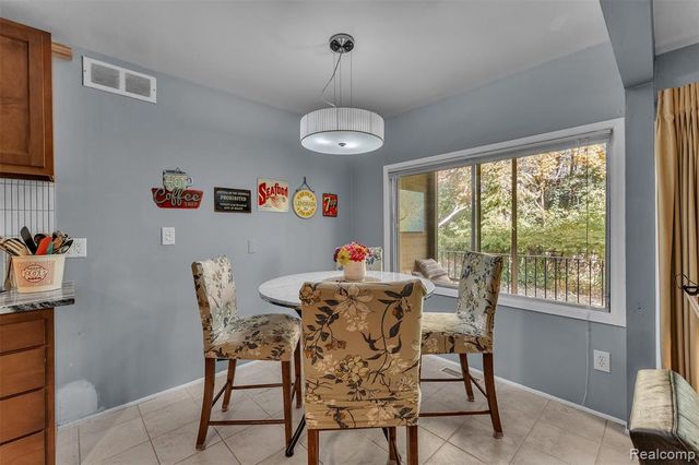 16557 Middlebelt Road 19, Livonia, MI 48154