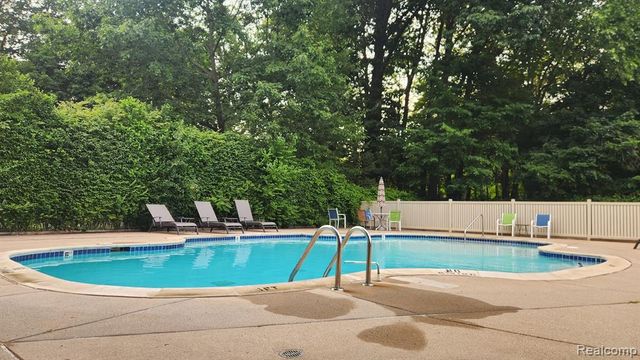 16557 Middlebelt Road 19, Livonia, MI 48154