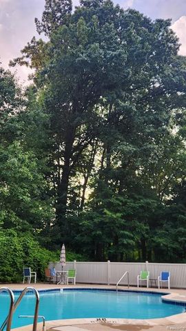 16557 Middlebelt Road 19, Livonia, MI 48154