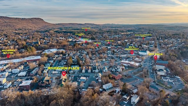 11 Elizabeth Lane 11, Easthampton, MA 01027