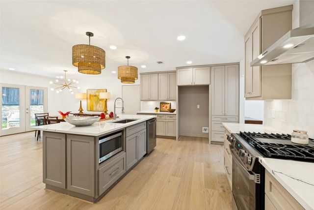 10431 Clary, Dallas, TX 75218