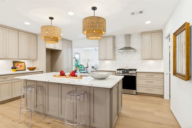 10431 Clary, Dallas, TX 75218