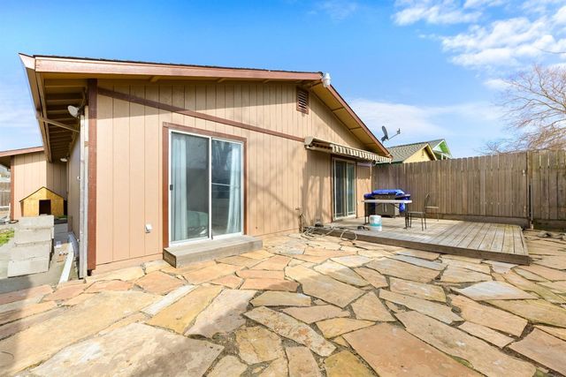 724 Santa Ana Ave, Sacramento, CA 95838