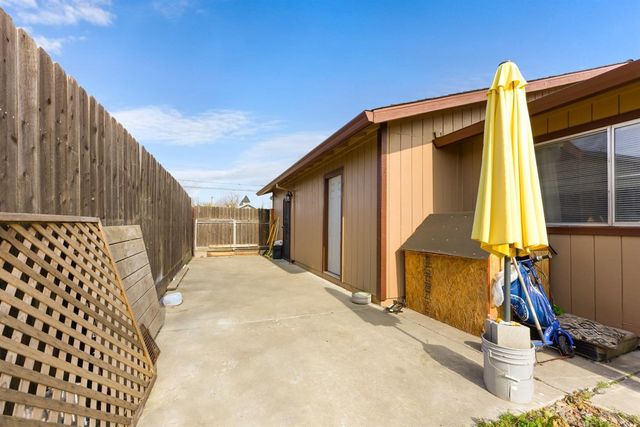 724 Santa Ana Ave, Sacramento, CA 95838