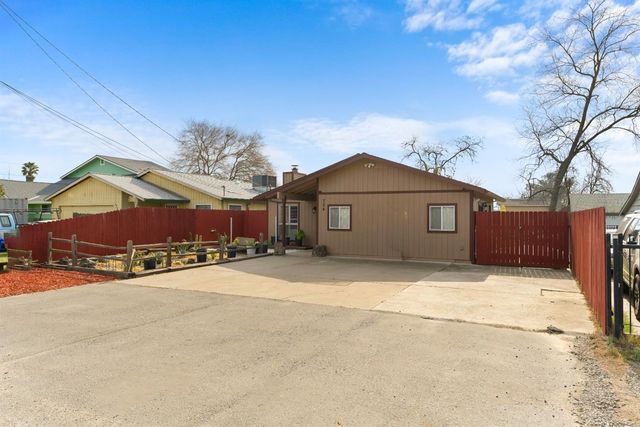 724 Santa Ana Ave, Sacramento, CA 95838