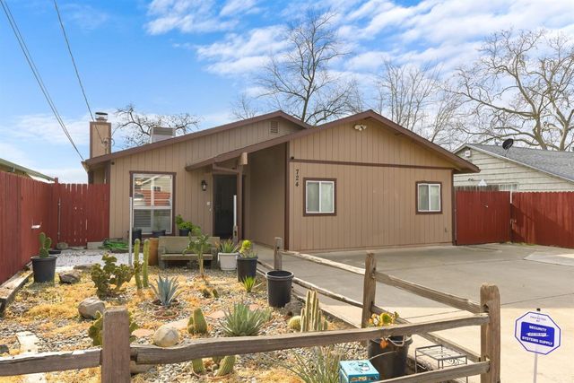 724 Santa Ana Ave, Sacramento, CA 95838