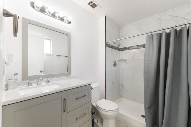 724 Santa Ana Ave, Sacramento, CA 95838