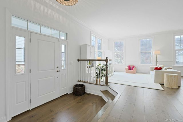 57 Dennis Lane, Pleasantville, NY 10570