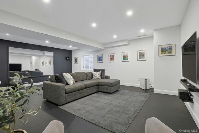 57 Dennis Lane, Pleasantville, NY 10570