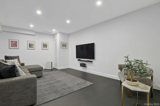 57 Dennis Lane, Pleasantville, NY 10570