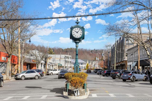 57 Dennis Lane, Pleasantville, NY 10570