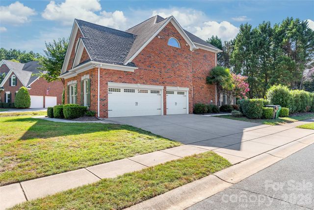 17125 Laurel Walk Court, Charlotte, NC 28277