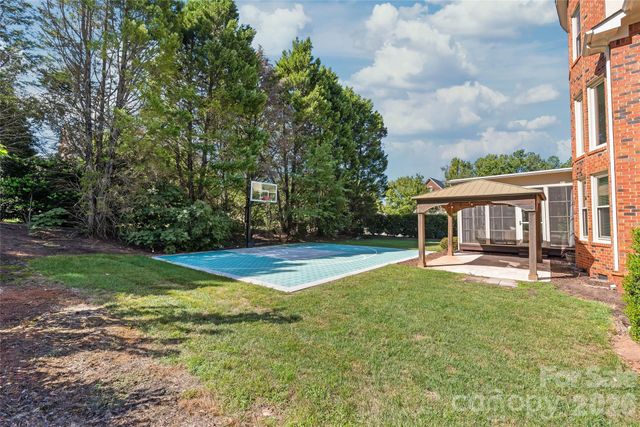 17125 Laurel Walk Court, Charlotte, NC 28277