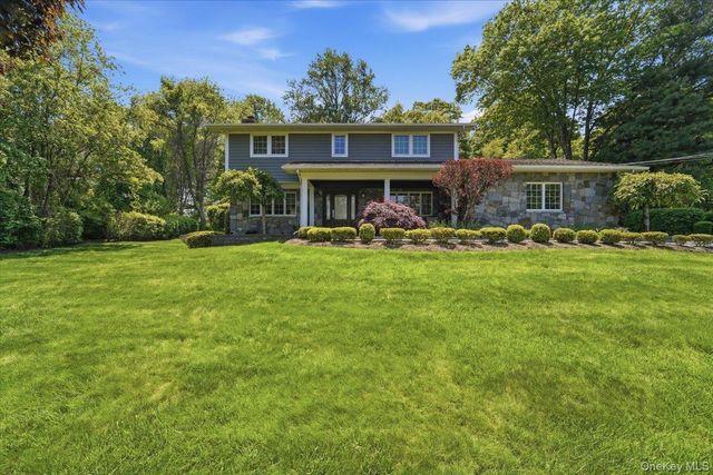 10 Foxwood Lane, Thornwood, NY 10594