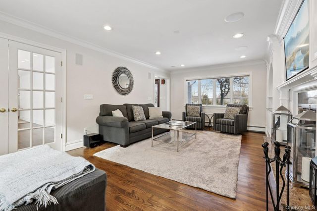 10 Foxwood Lane, Thornwood, NY 10594