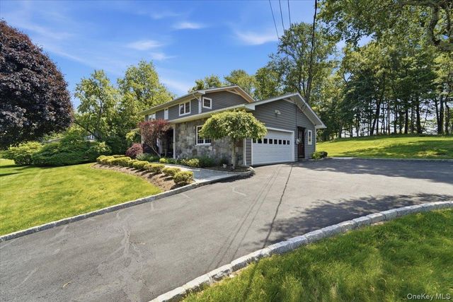 10 Foxwood Lane, Thornwood, NY 10594