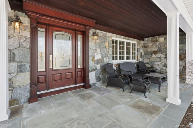 10 Foxwood Lane, Thornwood, NY 10594