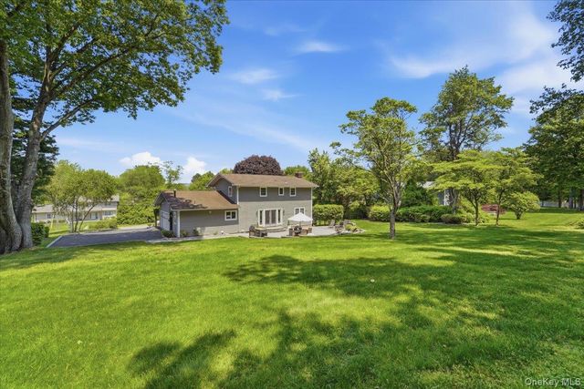 10 Foxwood Lane, Thornwood, NY 10594