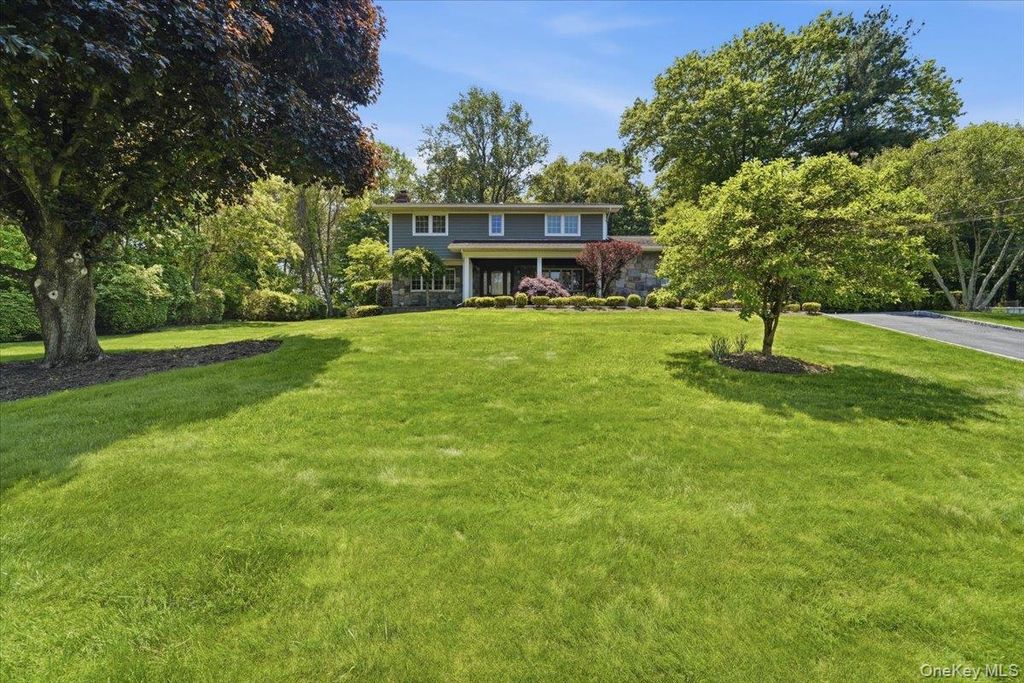 10 Foxwood Lane, Thornwood, NY 10594