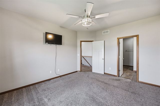 329 Windflower Ln, Solon, IA 52333