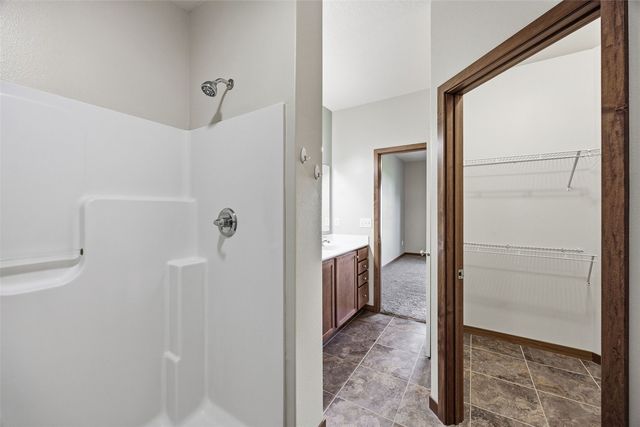 329 Windflower Ln, Solon, IA 52333