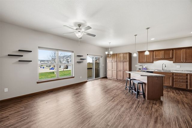 329 Windflower Ln, Solon, IA 52333