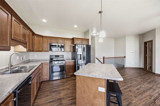 329 Windflower Ln, Solon, IA 52333