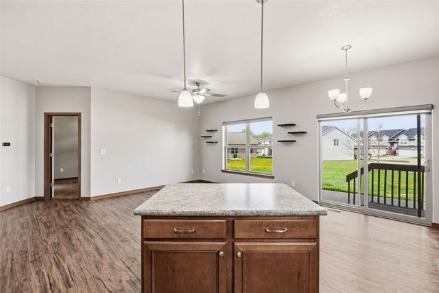 329 Windflower Ln, Solon, IA 52333