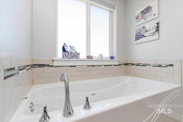 11473 W Baserri Dr, Boise, ID 83709